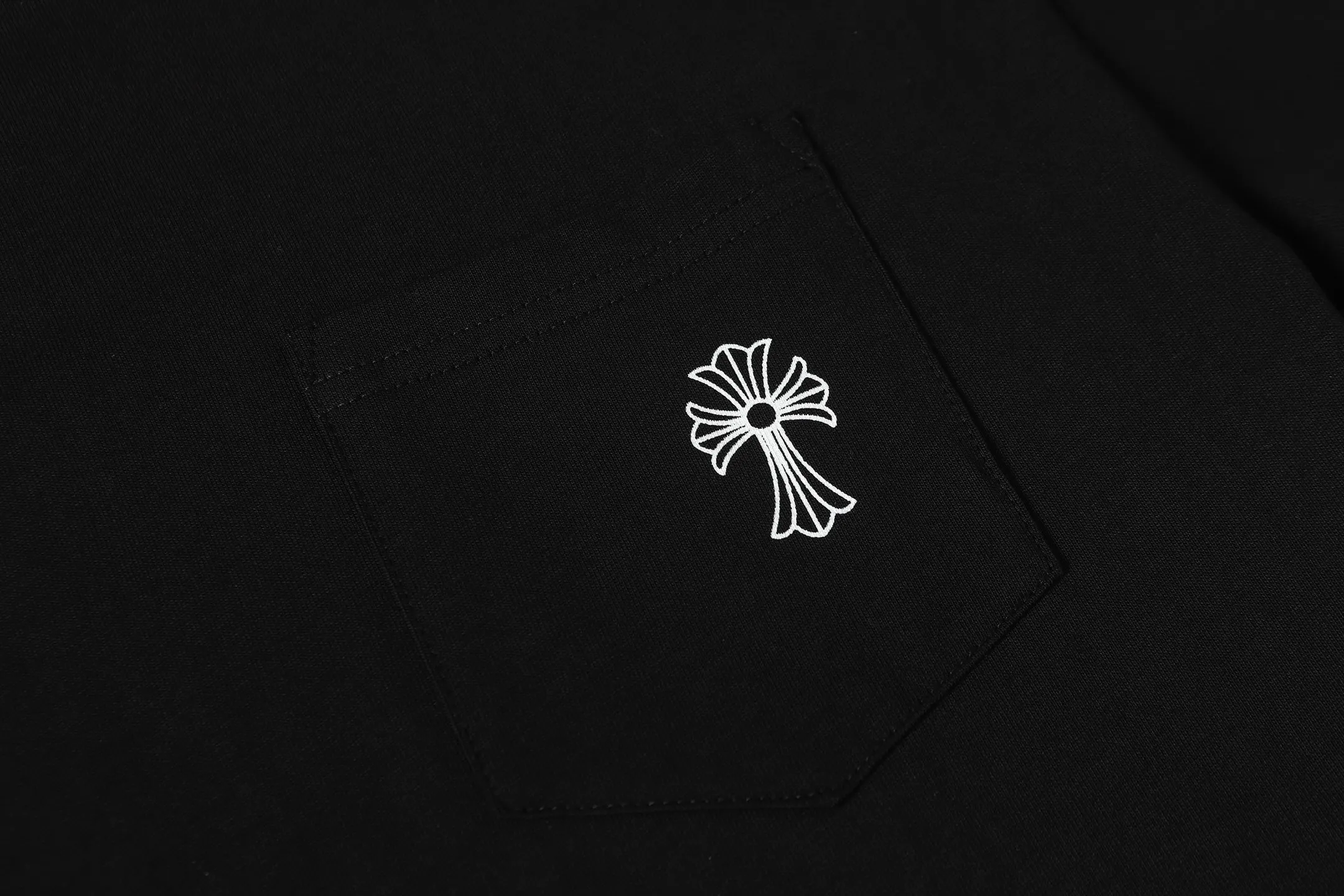 P150 -Chrome Hearts/Chrome Hearts Sanskrit cross letter printed short-sleeved T-shirt -High weight, high density and high quality. The wool is soft, delicate and skin-friendly. It feels soft and silky. It has excellent warmth and skin-friendly properties.